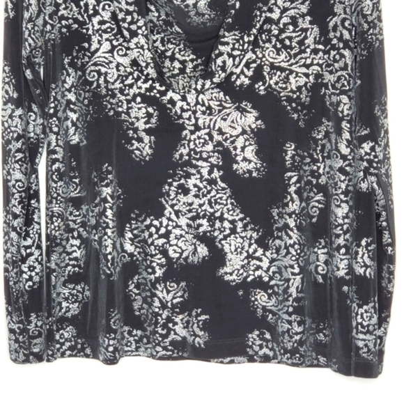 Chico's Travelers Cowl Neck Top Size 2 / US L Stretch Foil Print Slinky Pullover - Picture 3 of 10